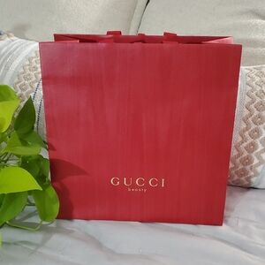 GUCCI Beauty Red Gift Bag